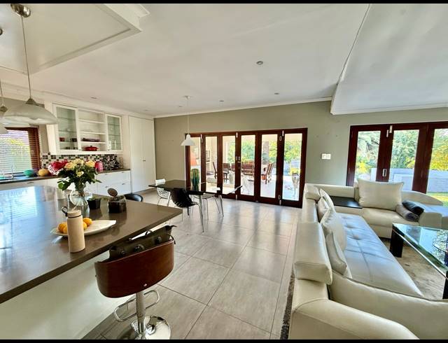 4 BEDROOM FREESTANDING RENTED IN BRYANSTON WEST